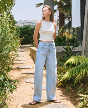 Exhibition – Super High Rise Long Barrel Jeans